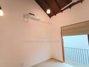 Super Luxury New Modern House - Piliyandala