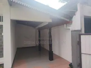 House for sale commercial purpose batharamulla