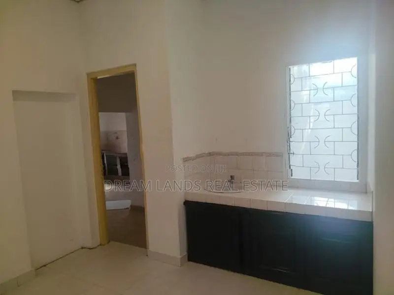 House for sale commercial purpose batharamulla