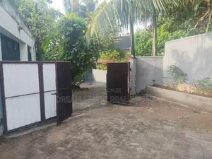 House for sale commercial purpose batharamulla