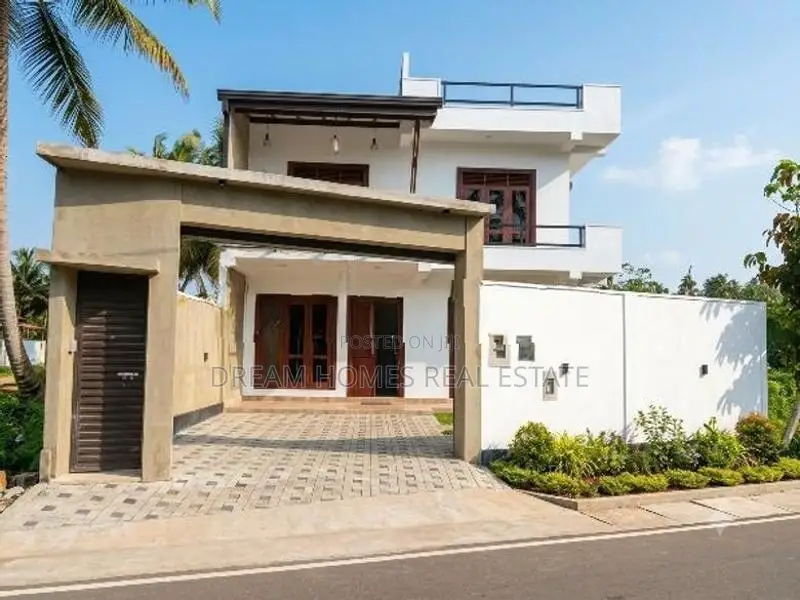Beautiful Solid Luxury 2 Story House In Piliyandala