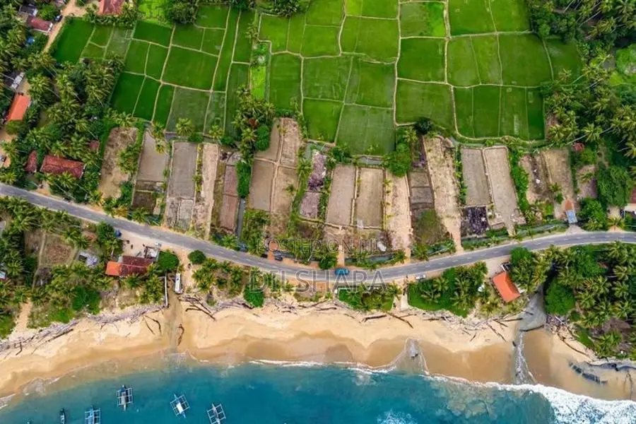 දික්වැල්ල නගරයේ මුහුදට අසන්නයෙන් හොදම ඉඩම්