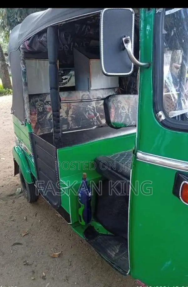 Bajaj RE 2004