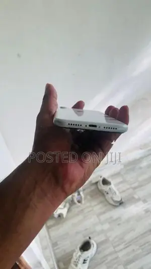 Apple iPhone XR 64GB (Used)