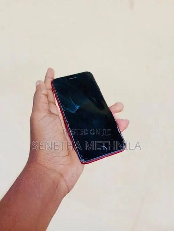 Apple iPhone SE 2 (Used)