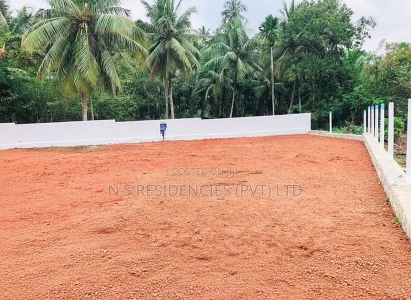 Land For Sale In Melsiripura Town M03 Nugegoda