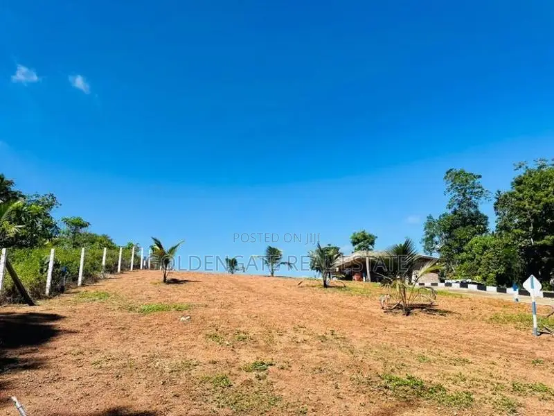 Kalagedihena Land for Sale