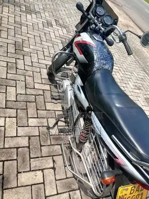 Bajaj CT100 2013