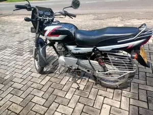 Bajaj CT100 2013