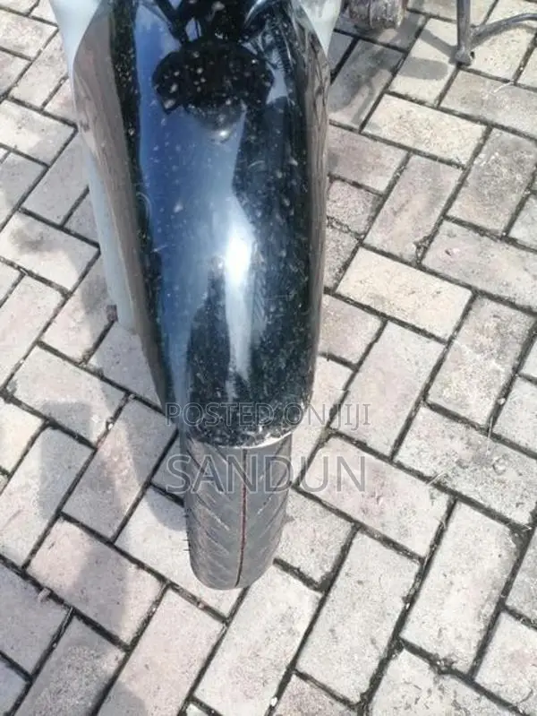 Bajaj CT100 2013