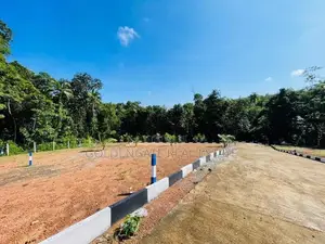 කළගෙඩිහේන (ලයිසියම්) ලඟින් නිස්කලංක පරිසරයක වටිනා ඉඩමක් විකිණීමට ඇත