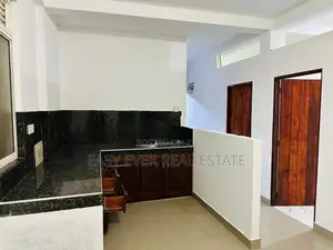 නැවත නොලැබෙන මිලකට දෙමහල් නිවසක් කඩවත - රාගම පාර පේන දුරින්
