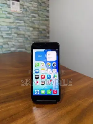 Apple iPhone SE 2 128GB (Used)