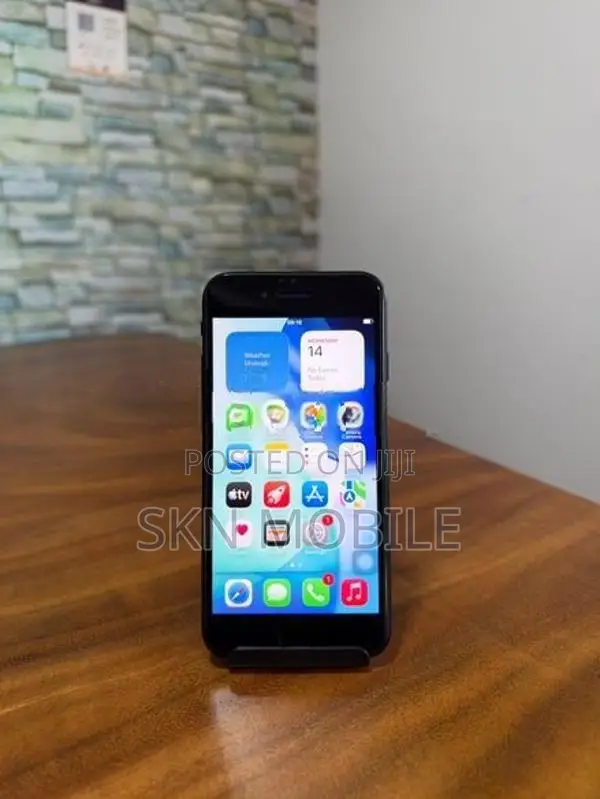 Apple iPhone SE 2 128GB (Used)