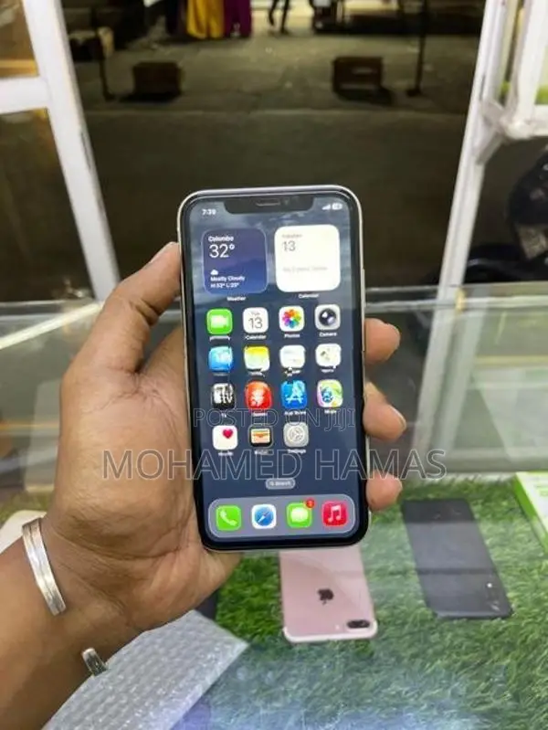 Apple iPhone 11 (Used)