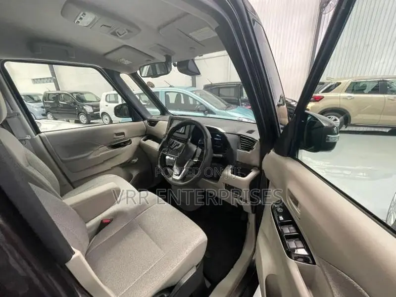 Nissan Roox 2024