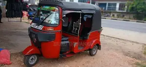 Bajaj RE 2018