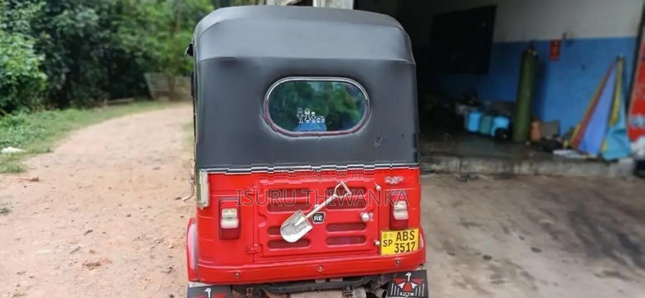 Bajaj RE 2018