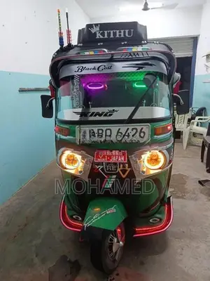 Bajaj RE 2017