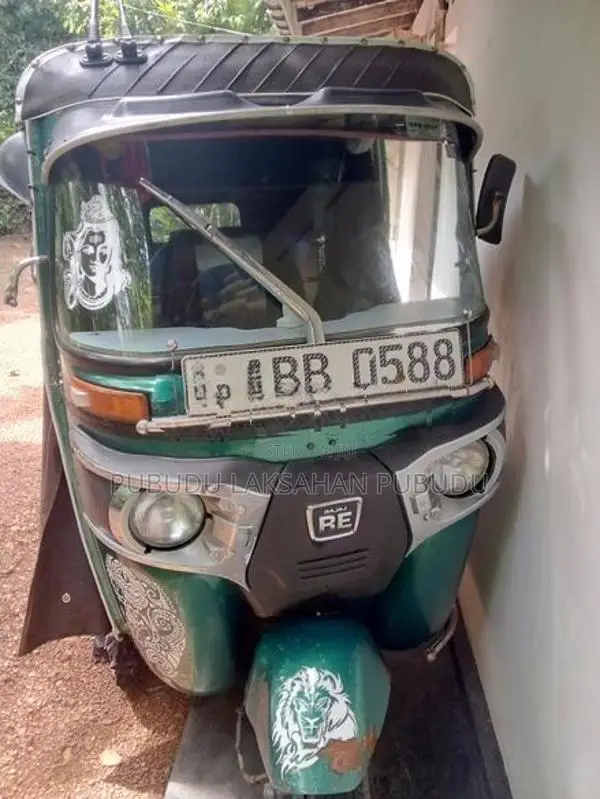Bajaj RE 2015