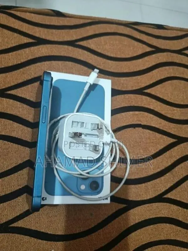 Apple iPhone 13 (Used)