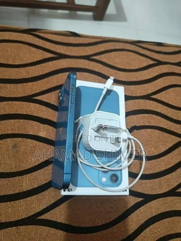 Apple iPhone 13 (Used)
