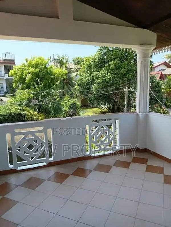 Two story house for rent in ratmalana