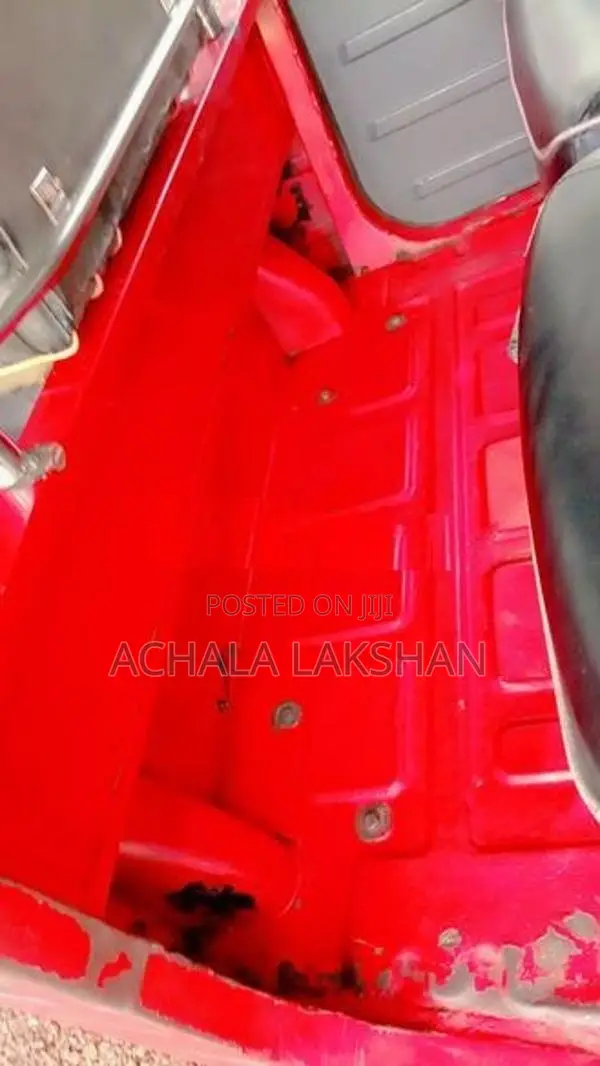 Bajaj RE 2014