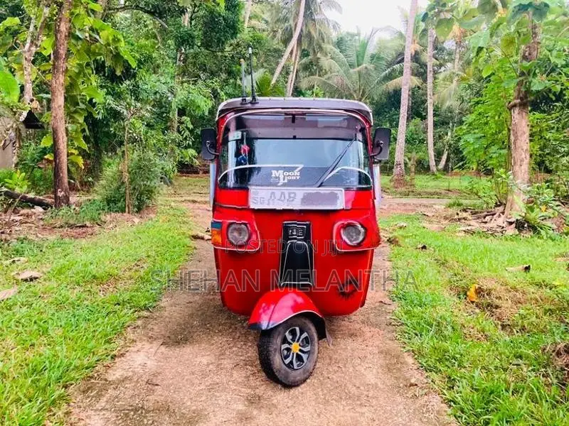 Bajaj RE AAB 2013