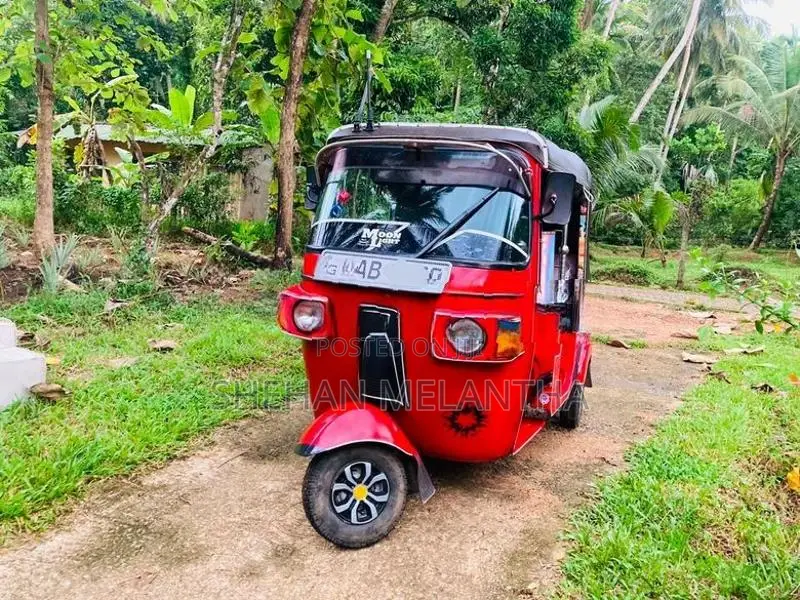 Bajaj RE AAB 2013