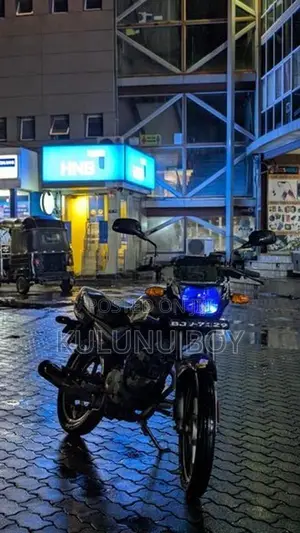 Bajaj CT100 2025