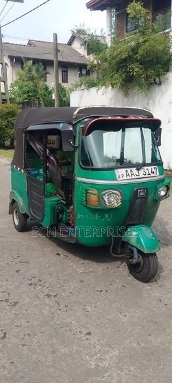 Bajaj RE 2013