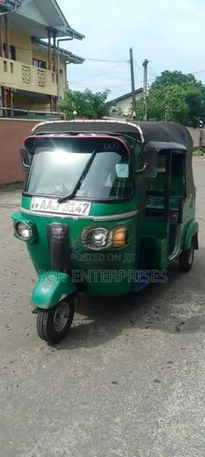 Bajaj RE 2013