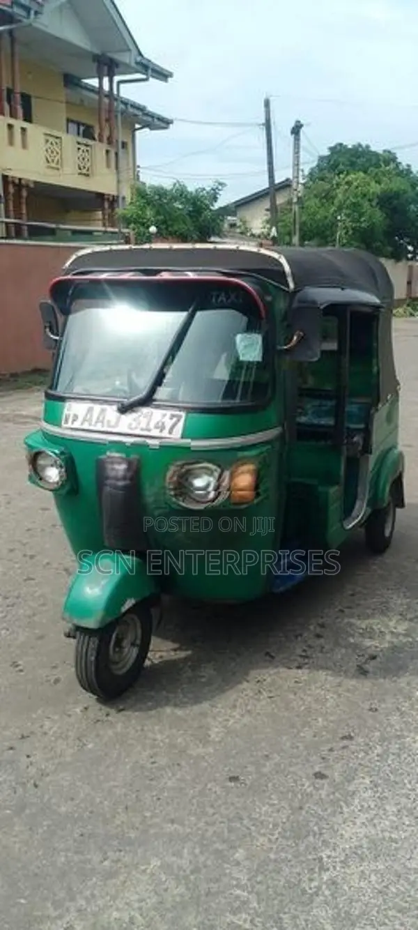 Bajaj RE 2013