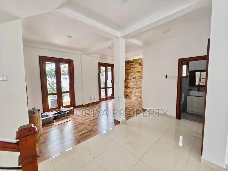 Luxury Brand New House for Sale in Thalawathugoda