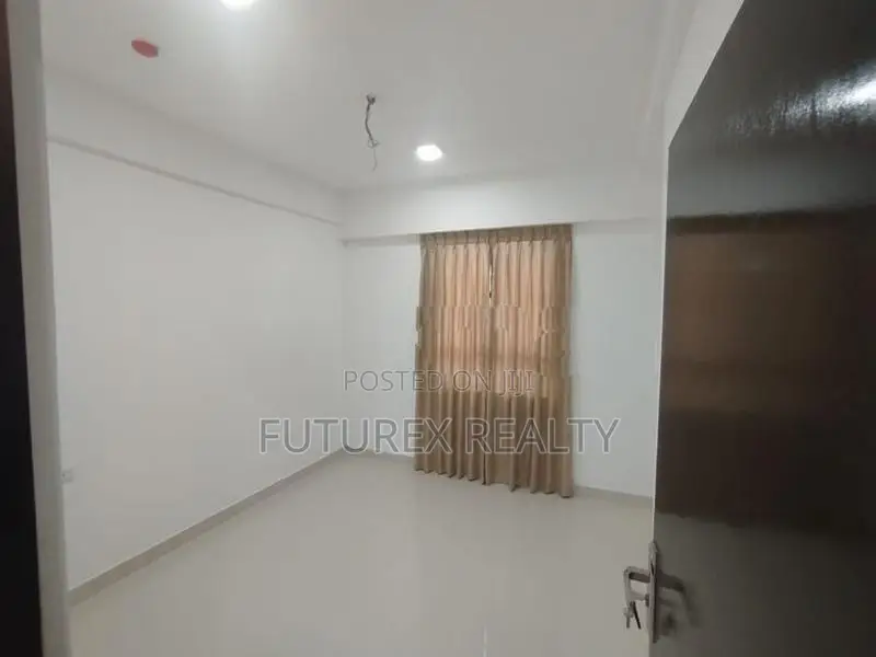 Unfurnished 3BR Viyathpura Apartment for Rent in Thalawathugoda