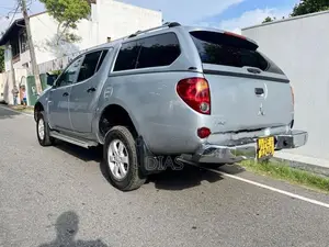 Mitsubishi L200 2011