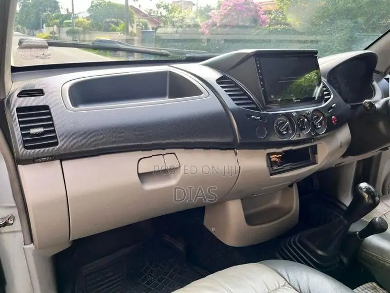 Mitsubishi L200 2011