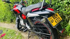 Bajaj V15 2016