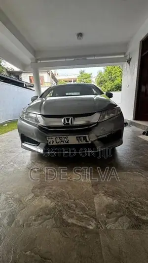 Honda Grace 2015