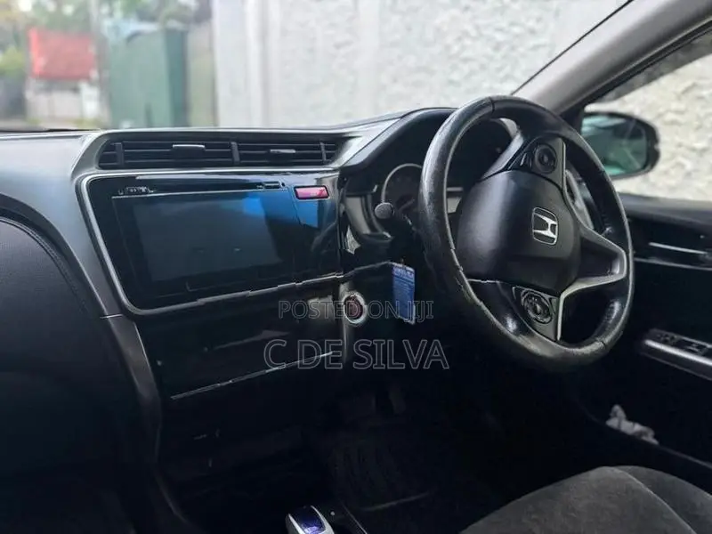 Honda Grace 2015