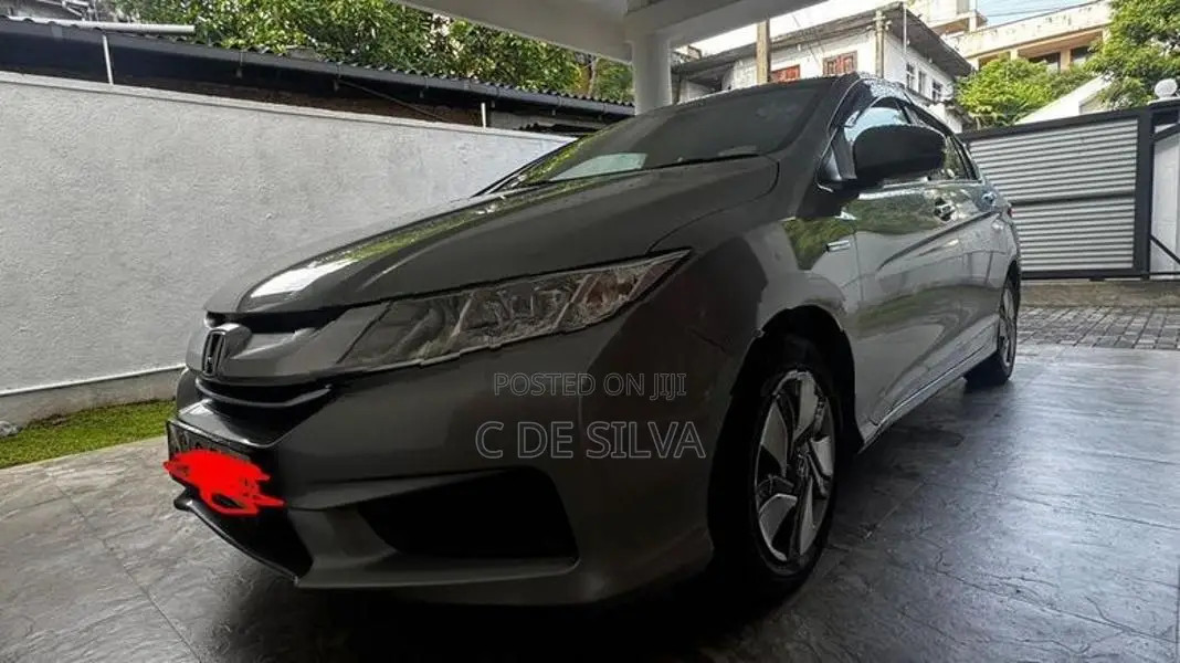 Honda Grace 2015