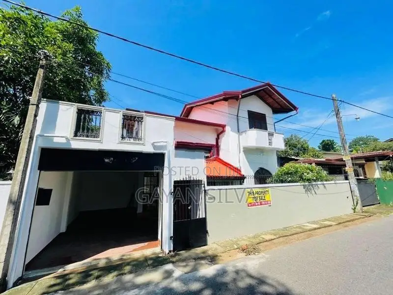 A House for Sale in Talawatugoda Kalalgoda Road