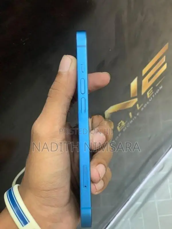 Apple iPhone 13 (Used)