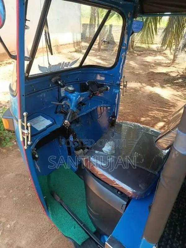 Bajaj RE 2006