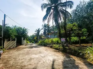 උඩුගම්පොළ – ගල්පොත්ත හංදිය, පෙතියාගොඩින් PRIME LAND එකක්