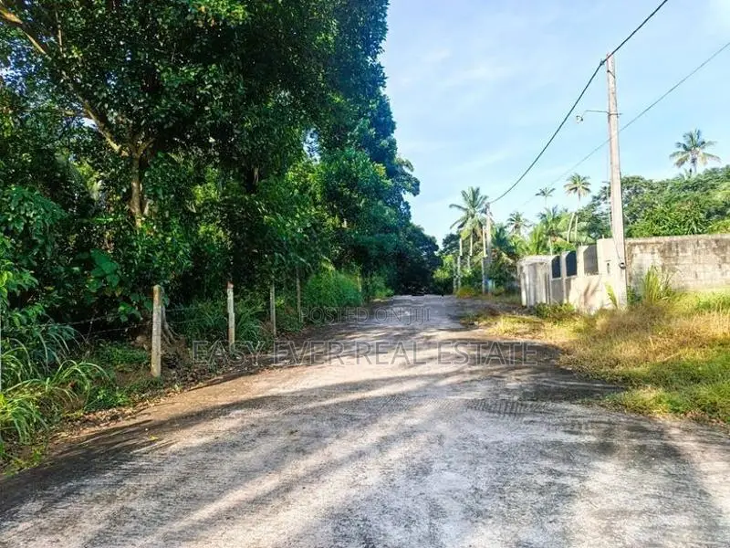 උඩුගම්පොළ – ගල්පොත්ත හංදිය, පෙතියාගොඩින් PRIME LAND එකක්