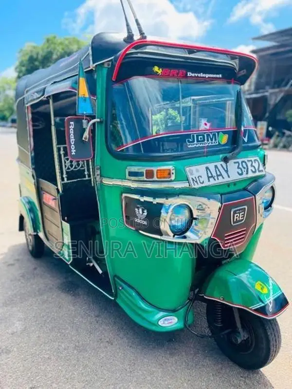 Bajaj RE 2015
