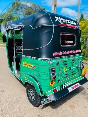 Bajaj RE 2015