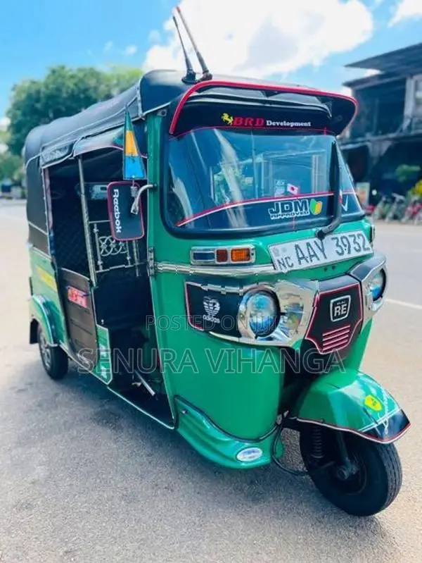 Bajaj RE 2015